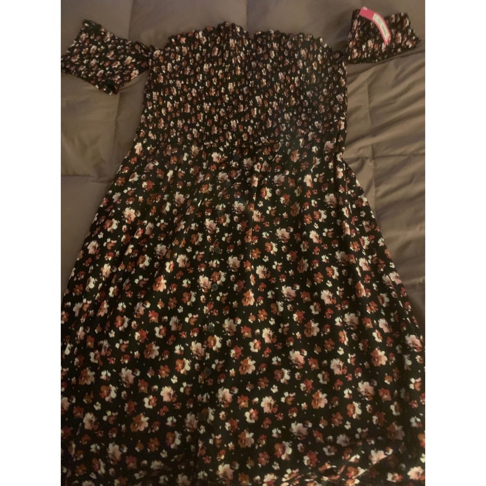 Dress - Picture 1 of 1